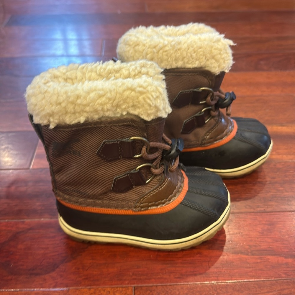 Sorel waterproof snow and winter boots toddler